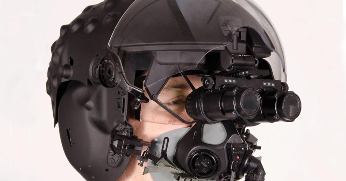 Combat helmet-mounted HUD combines information and infrared
