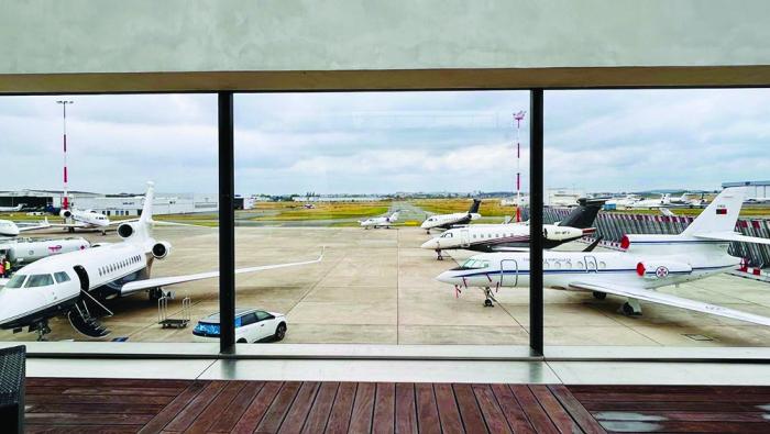 Business jets on ExecuJet's Le Bourget Ramp