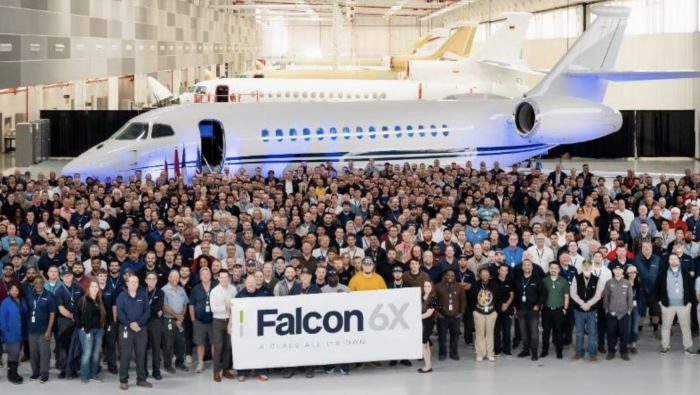 Delivery of the first Falcon 6X.