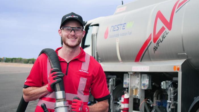 Avflight line technician at refueler