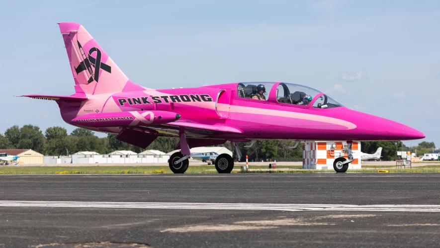 The Pink Jet piloted by Stephanie Goetz