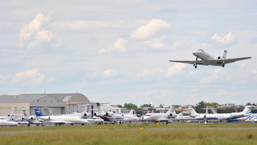 private aircraft departing KTEB