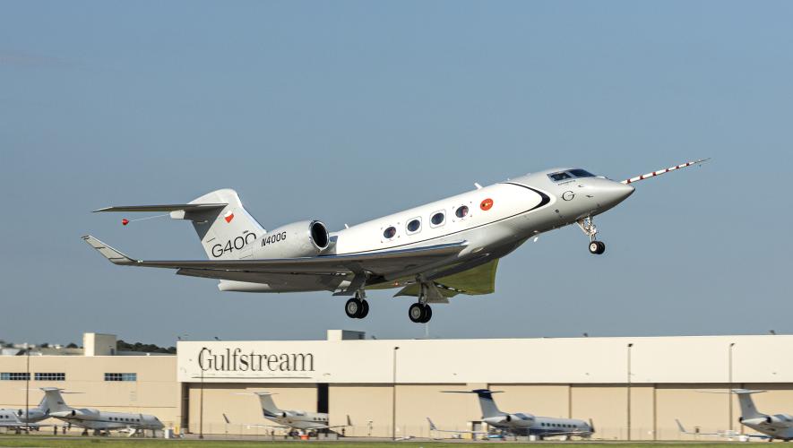 Gulfstream's G400 first flight