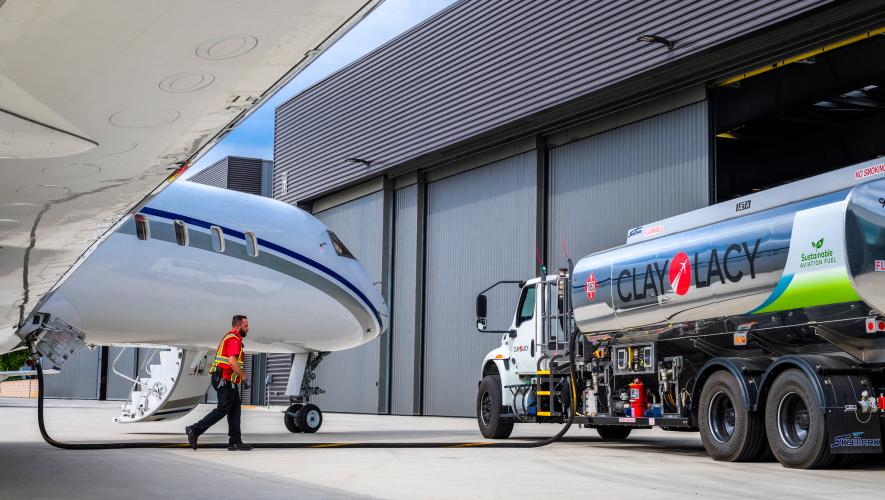 Business jet refueling on Clay Lacy ramp