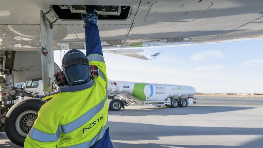 Neste supplying sustainable aviation fuel