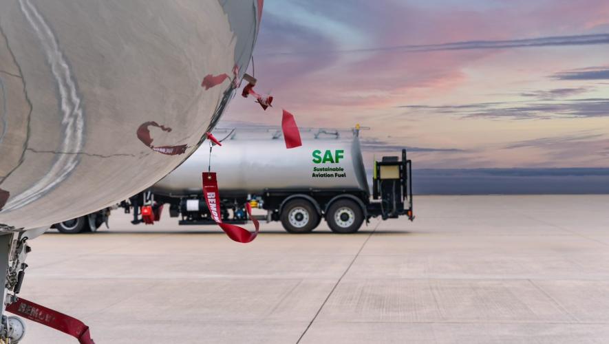 Photo illustration of SAF tanker and VistaJet aircraft