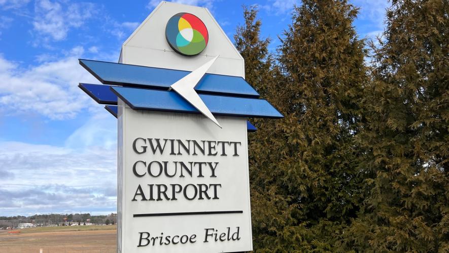 Sign board for Gwinnett County Airport