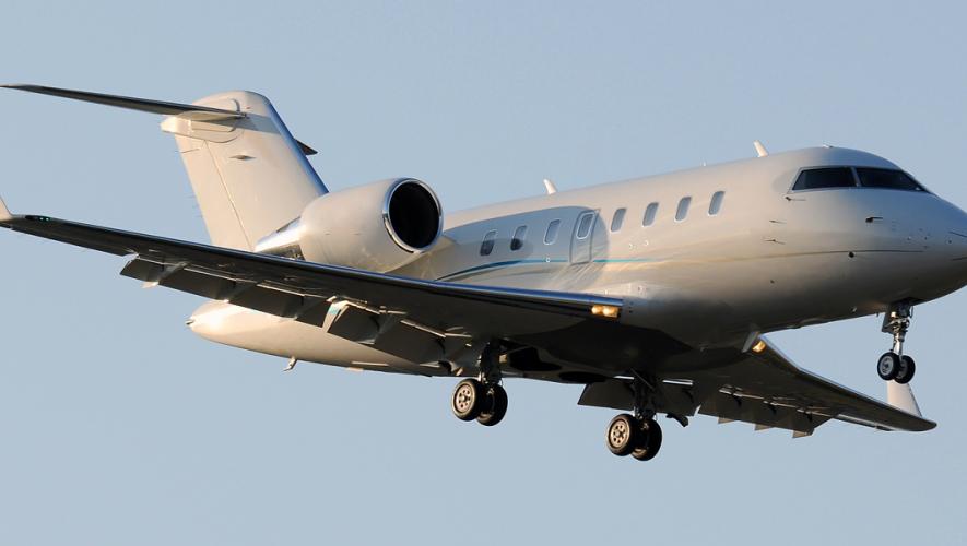 Challenger 600 on landing approach with flaps extended