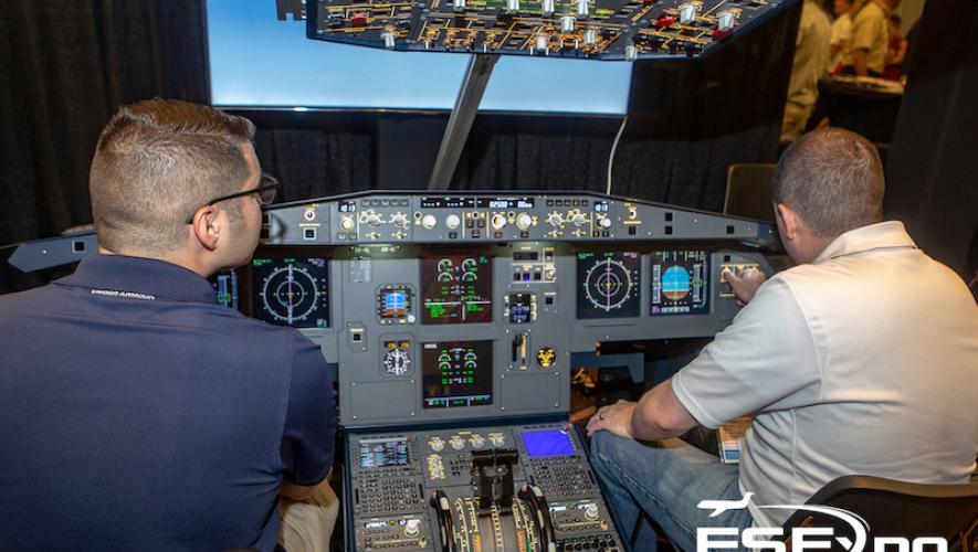 FlightSimExpo airliner simulator flight deck