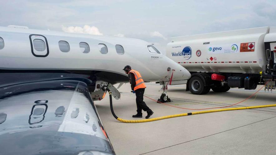 business jet refueling with sustainable aviation fuel