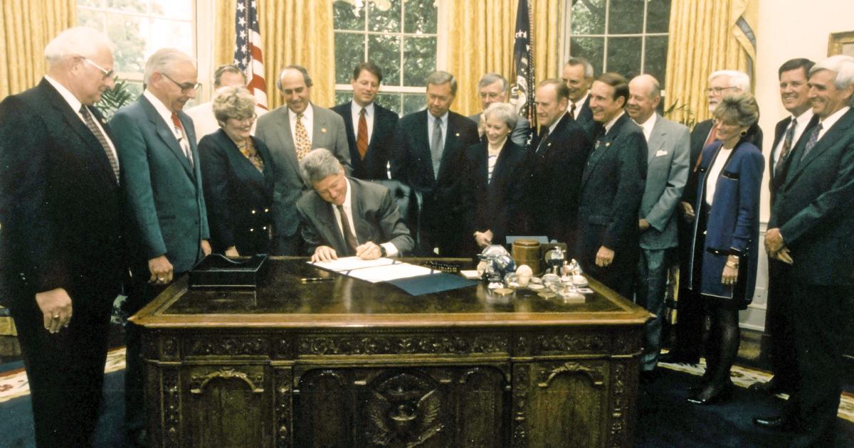 Clinton signing the General Aviation Revitalization Act