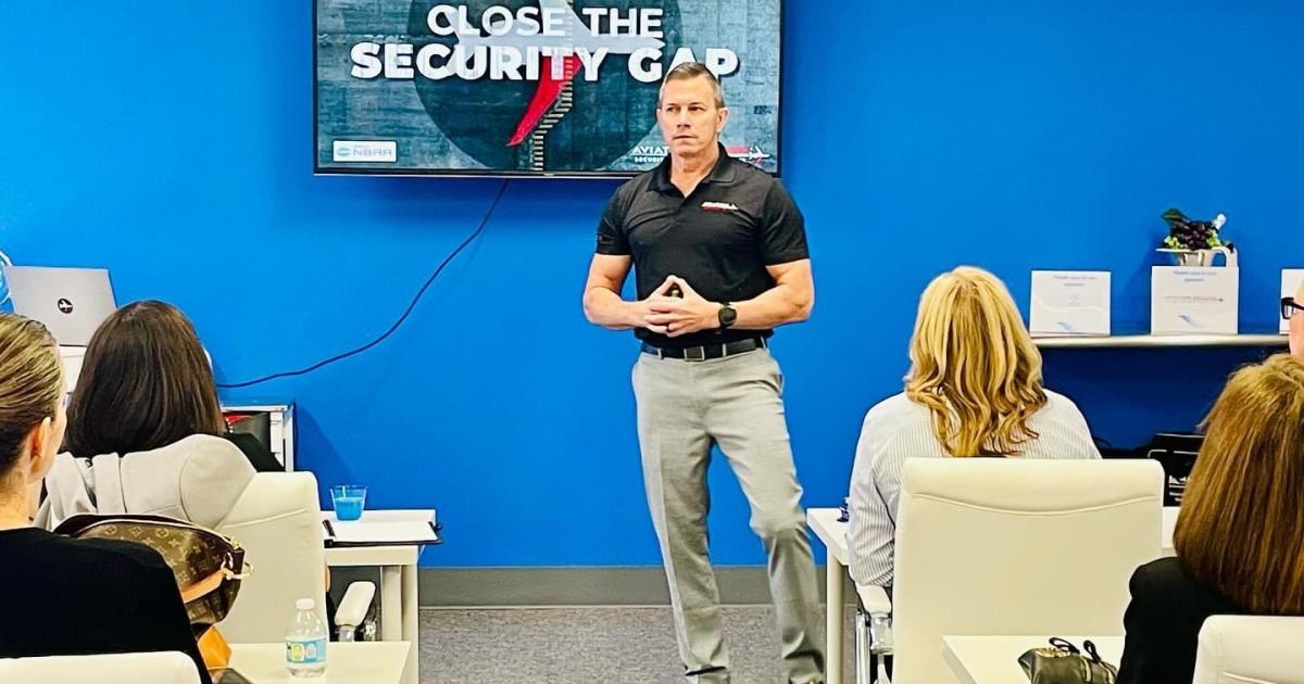 Kristopher Cannon, Aviation Secure Founder, at a DaVinci Inflight Training Institute workshop (Photo: DaVinci Inflight Training Institute)