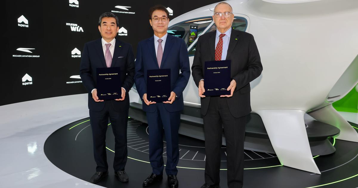 Left to right: Jaiwon Shin, president of Hyundai Motor Group and CEO of Supernal, Jae-Wook Jung, president and CEO of Hyundai WIA, and Bruno Spagnolini, CEO of Mecaer, agreed a partnership to develop eVTOL aircraft landing gear at the Seoul ADEX air show on October 18.