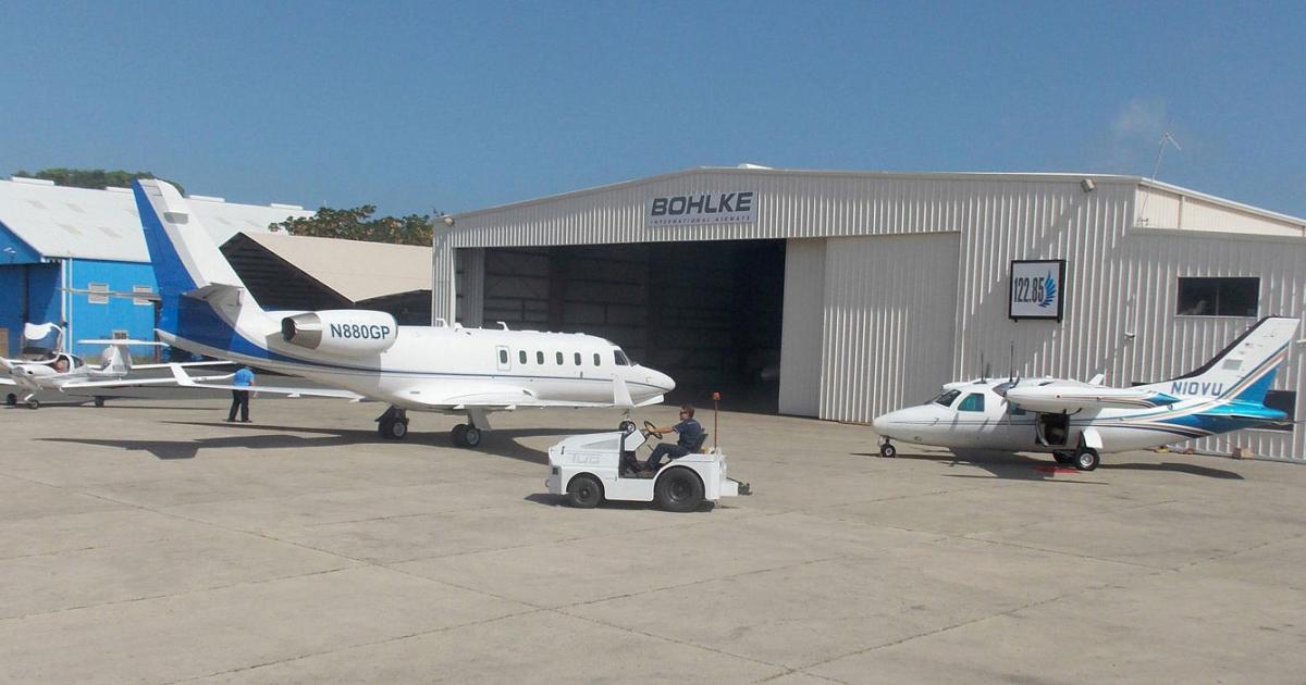 The facility offers 50,000-sq-ft of hangar space, which can shelter G450-size aircraft from the searing sun. With more than 30,000 feet of ramp space, abundant parking is available. (Photo: Curt Epstein)