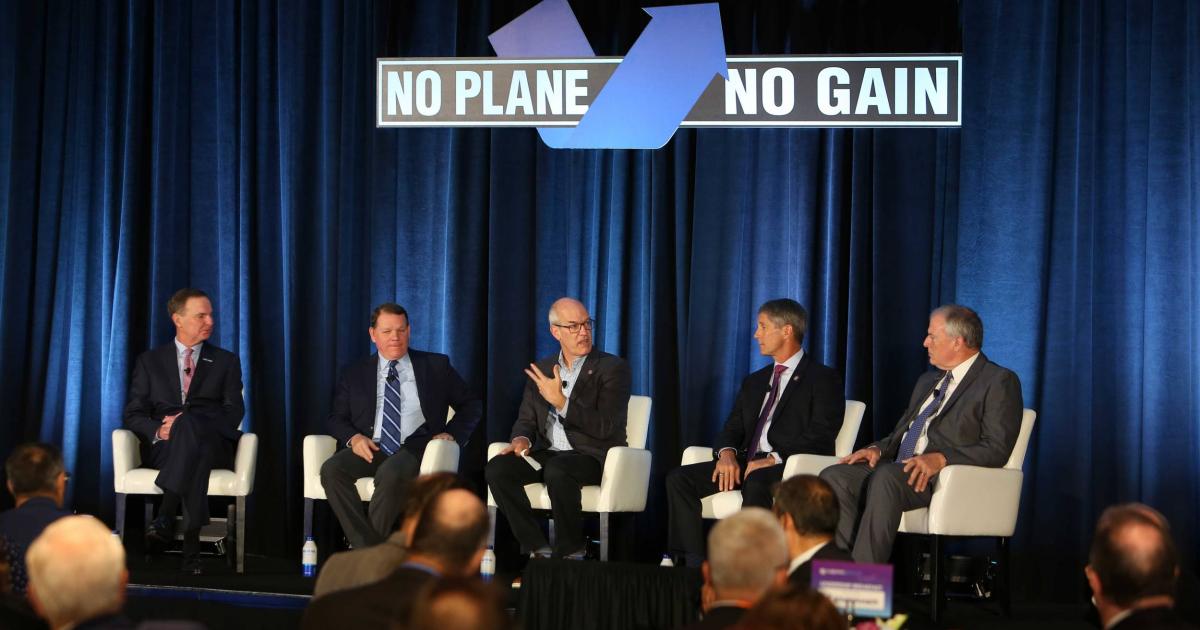 (l to r) Ed Bolen, NBAA president and CEO, lawmakers Sam Graves, Rick Larsen, and Scott Franklin, with GAMA president and CEO Pete Bunce.