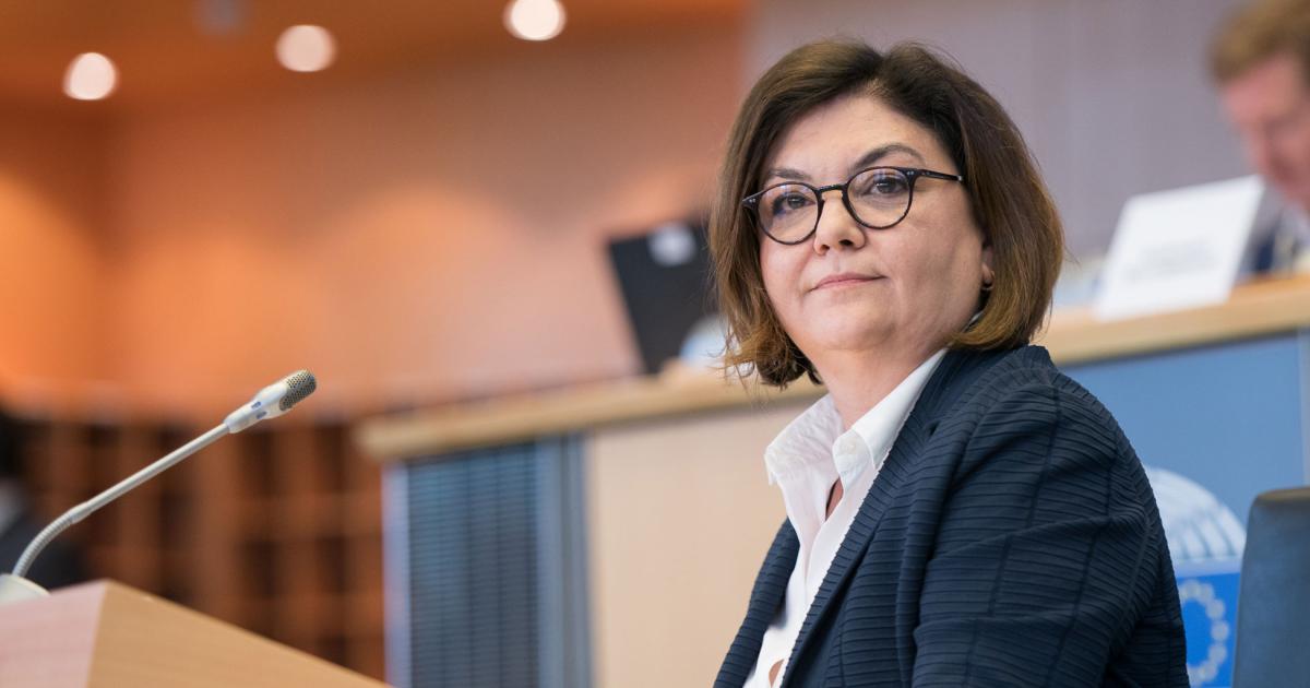 Adina Vālean, EU transport commissioner 
